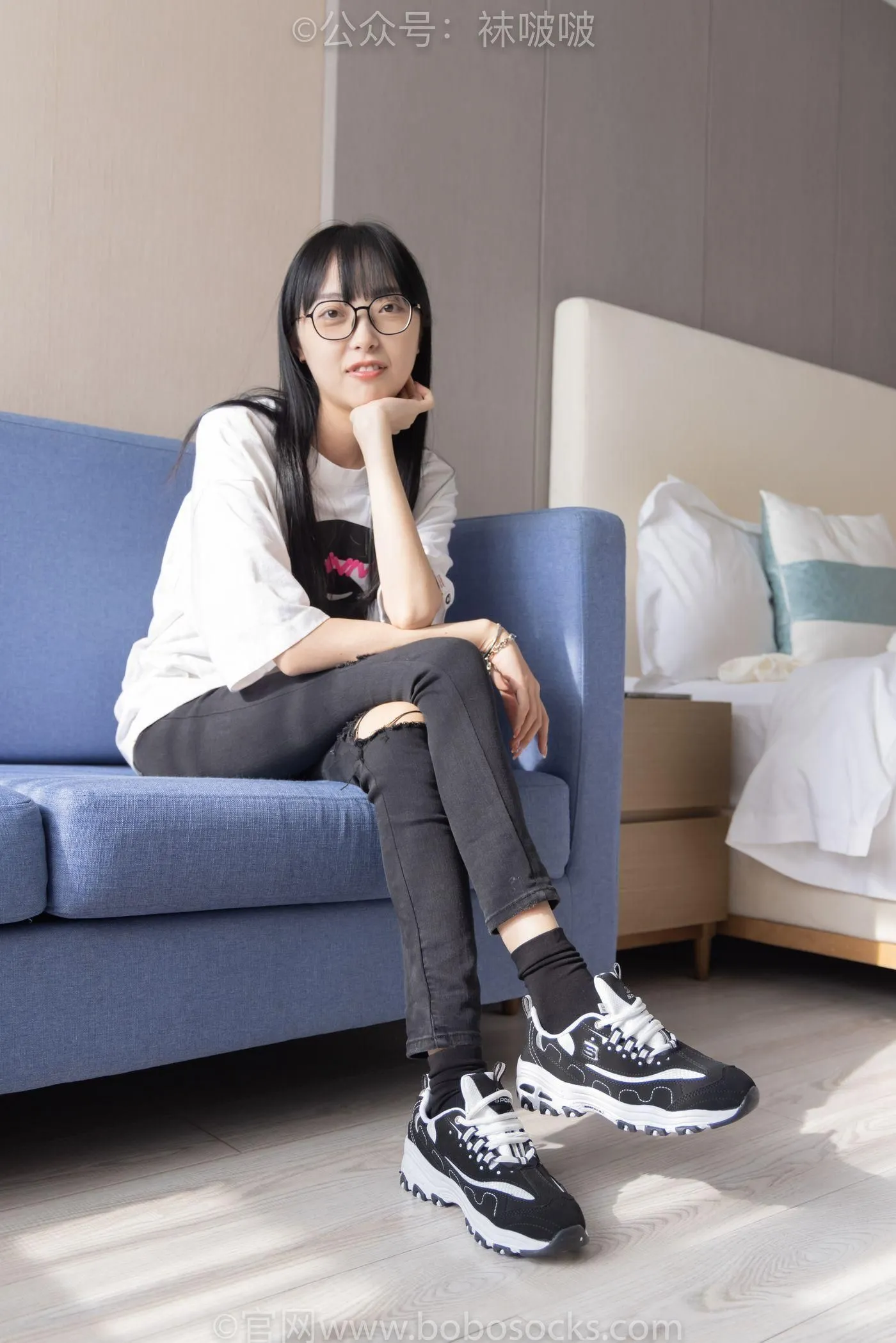 [BoBoSocks袜啵啵]NO.055 稚予-斯凯奇运动鞋、白棉袜、黑棉袜 [139P]插图4